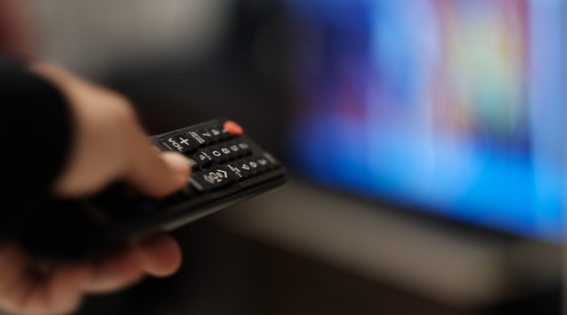 Control remoto cambiando series Netflix