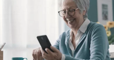 Celulares para adultos mayores y sus necesidades I Blog Movistar